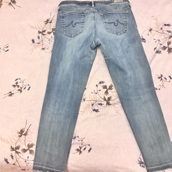 Mid Rise Blue Capri Jeans - Picture 6 of 7